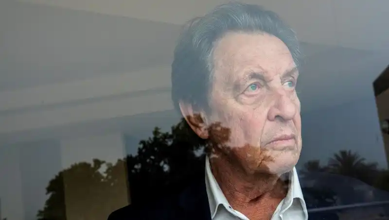 Elon Musk’ın Babası, İşlediği Cinayetleri ve Kızının Trajik Hikayesini Açıkladı
