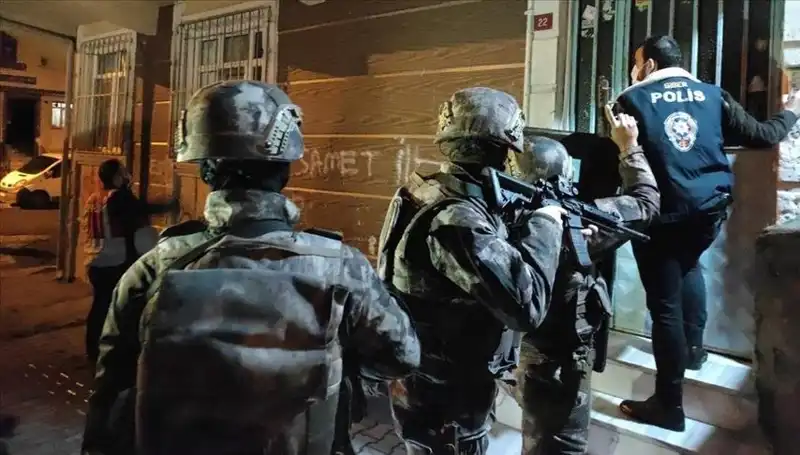 Adana'da Yoldaşlar Suç Örgütüne Büyük Operasyon: 41 Tutuklama