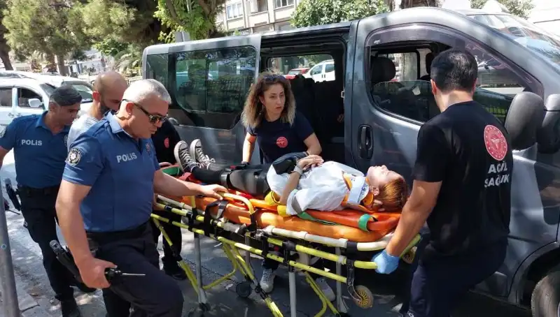Samsun’da Minibüs Kamyona Çarptı: 3 Yaralı, Kaza Anı Kamerada