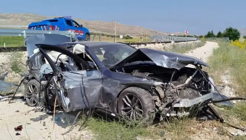 Sivas’ta Şok Üstüne Şok: İki Ayrı Trafik Kazası 9 Yaralı!