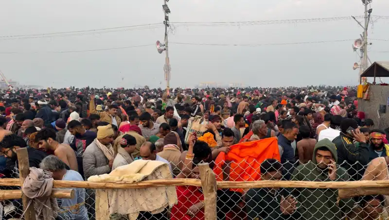 Hindistan'daki Dini Festivalde Trajedi: İzdihamda 6 Kişi Hayatını Kaybetti
