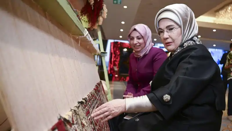 Emine Erdoğan'a Ait Özel Halı Açık Artırma ile Satıldı, Geliri Depremzedelere Gidiyor!