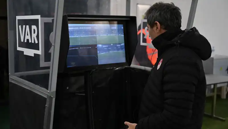 Beşiktaş-Gaziantep FK Maçına Almanya’dan Özel VAR Hakemi Atandı