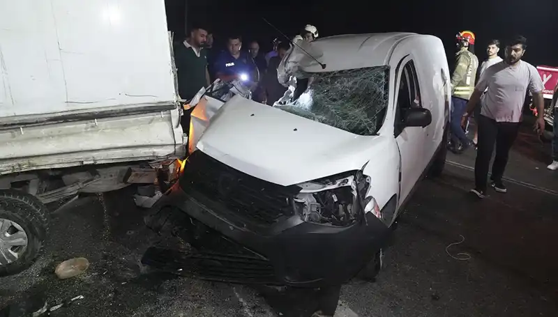 İstanbul’da Can Pazarı: Feci Kaza Sonucu 3 Yaralı