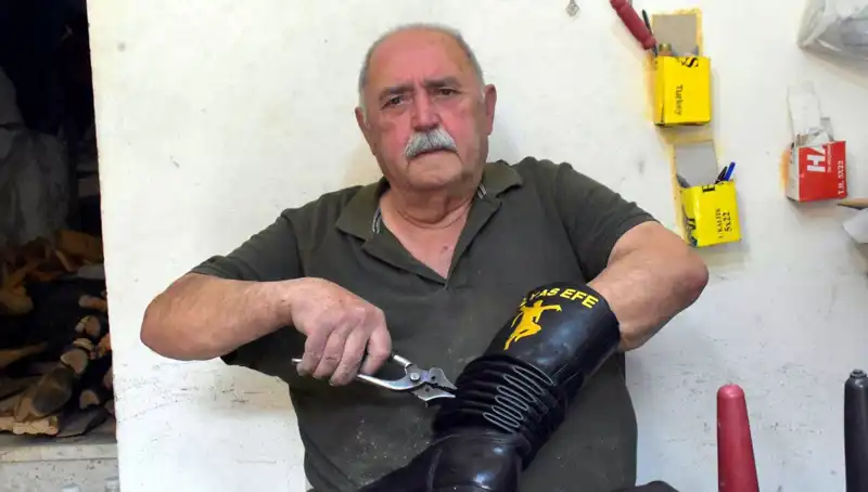 Tireli Hasan Usta: 64 Yıldır El Emeğiyle Fark Yaratan Usta