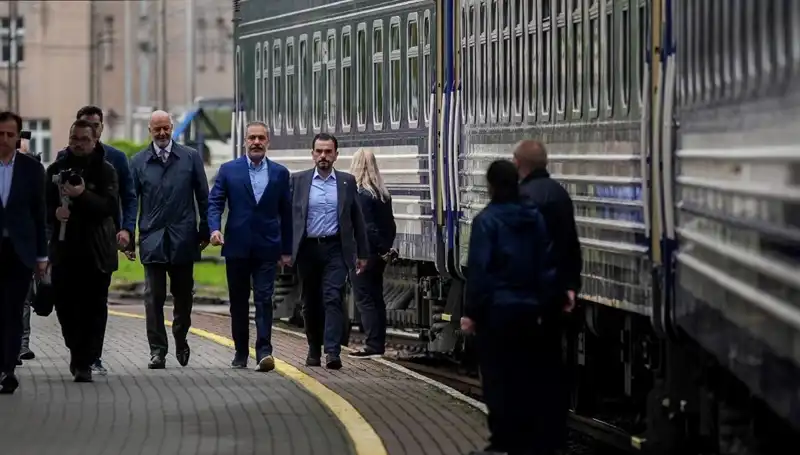 Dışişleri Bakanı Fidan, Ukrayna Ziyaretinde Stratejik Temaslarda Bulundu