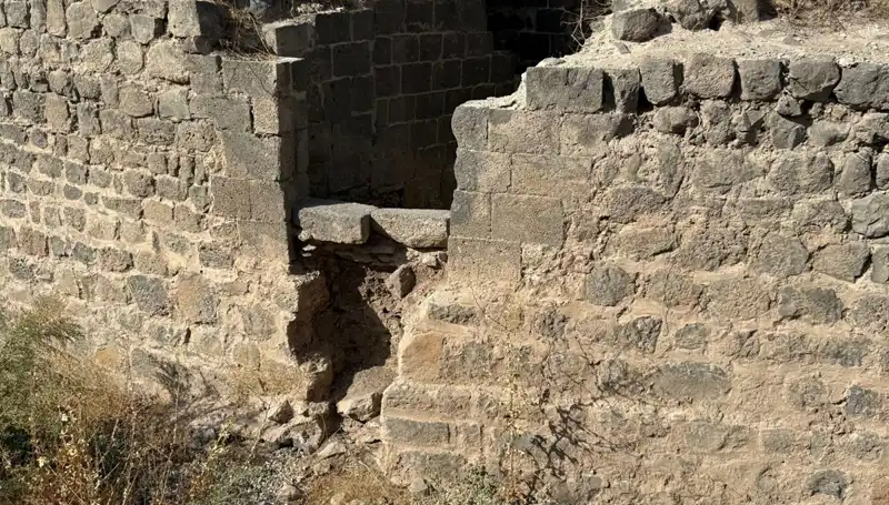 Diyarbakır'da Saint George Kilisesi'nin Hamam Olmadığını Gösteren Sıradışı Kitabe Bulundu!