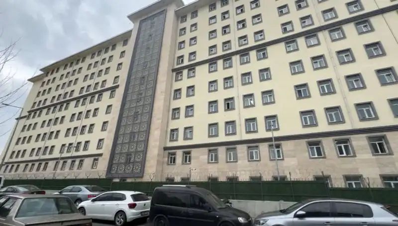 Kız Öğrenci Yurdunda Şok Edici Olay: Takipçi Yurda Girdi ve Oda Oda Aradı