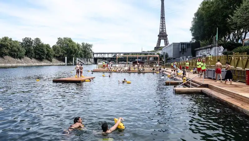 102 Yıl Sonra Fransa'da Seine Nehri Yüzmeye Açıldı!