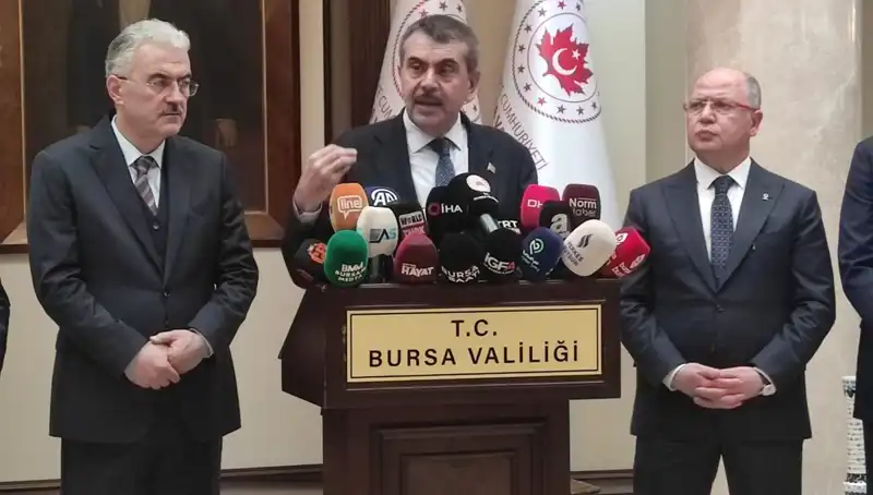 Bakan Tekin: Protestolara Katılan Çalışanlara Yaptırım Uyarısı