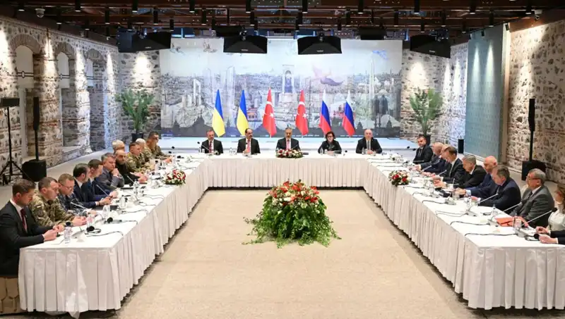 İstanbul'da Barış Zirvesi: Rus Heyeti Türkiye'ye Gelerek Tarihi Adım Attı