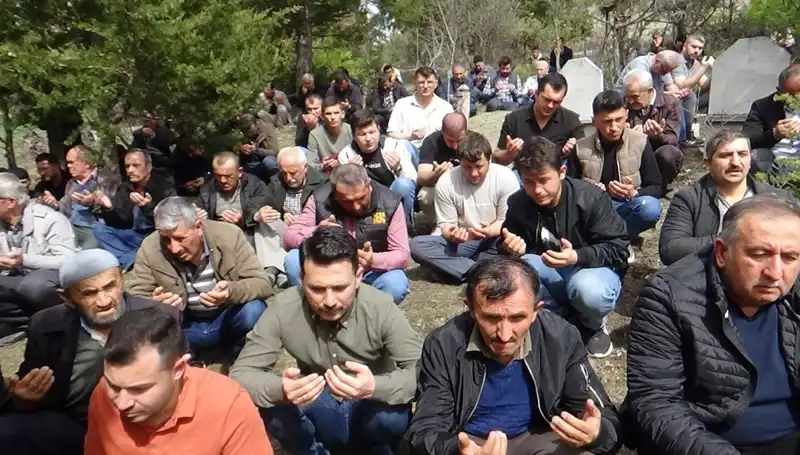 Bir Köyün Gözyaşlarıyla Uğurladığı Sevgili Öğretmen