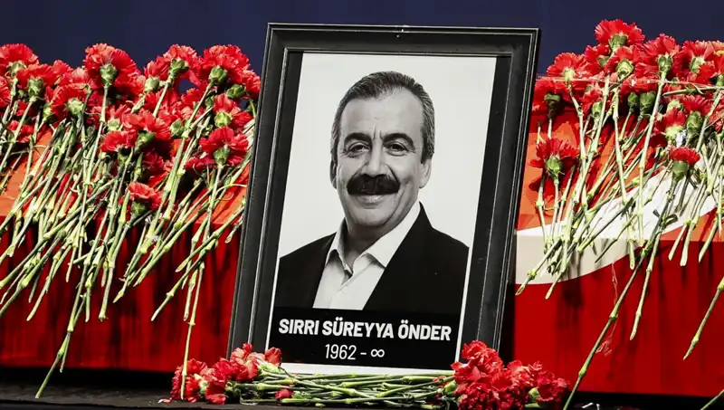 Sırrı Süreyya Önder Meclis'te Anıldı: Siyasi Duruş ve Anılar Yeniden Gündemde