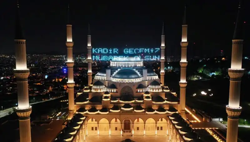 Kadir Gecesi 2025: Tarih ve Öneminin Derinliklerine İniyoruz
