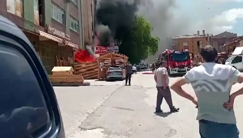 Ankara'da Yangın: İş Yerlerinde Korkutan Alevler Yükseldi!