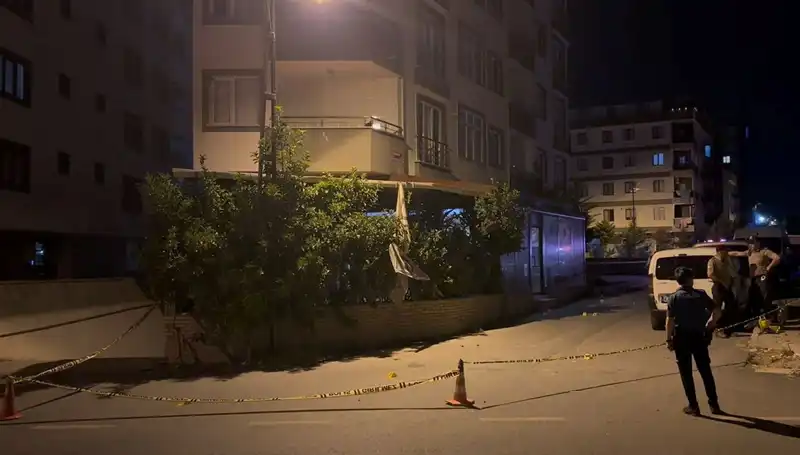İstanbul'da Kafeye Yapılan Silahlı Saldırıda Korku Dolu Anlar