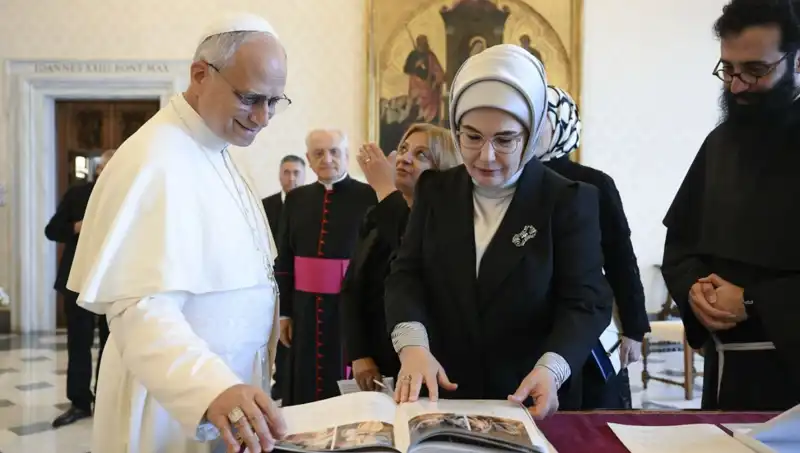 Emine Erdoğan ve Papa Leo’dan Gazze Üzerine Önemli Görüşme