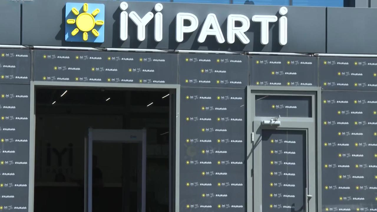 Ünal Karaman, İyi Parti'den istifa etti.