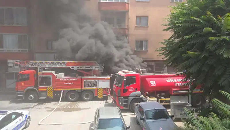 Niğde'de Beyaz Eşya Deposunda Büyük Yangın: Sebepleri ve Sonrası