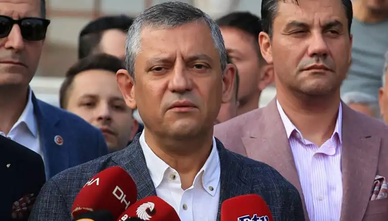 Özgür Özel: "Sandığı Ortadan Kaldırmak İstiyorlar, Demokrasimiz Tehdit Altında!"
