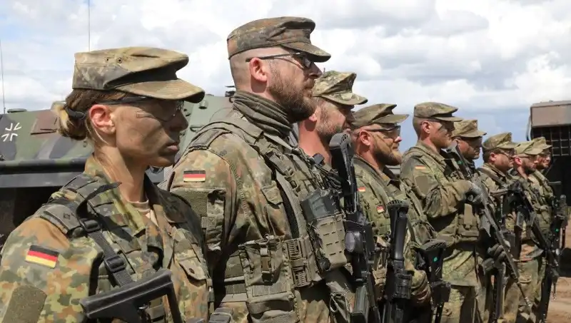 Almanya'dan Rusya'ya Askeri Sevkiyat: Yeni Bir Dönem mi Başlıyor?