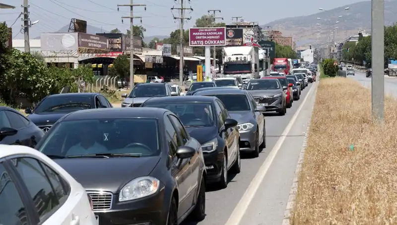 Aydın'dan Muğla'ya Uzanan 60 Kilometrelik Araç Kuyruğu: Nedenleri ve Sonuçları