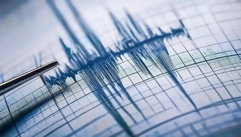 Antalya'da Beklenmedik Deprem: 3,8 Büyüklüğünde Sarsıntı Hissettirildi