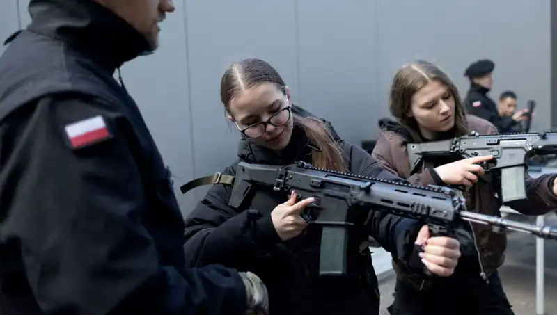 Polonya'da Savaş Hazırlıkları: Siviller İçin Zorunlu Askeri Eğitim Başlatıldı