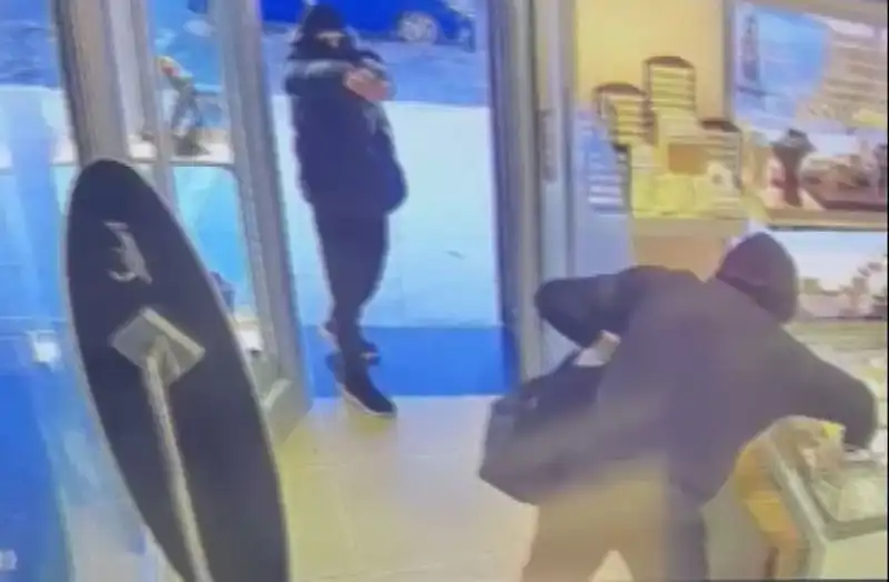 Ümraniye'de Maskeli Soyguncuların Korkunç Girişimi: Olay Anı ve Sonrası