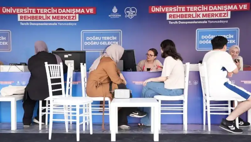 İstanbul’da Öğrenciler için 24 Yeni Tercih Danışma Merkezi Açıldı