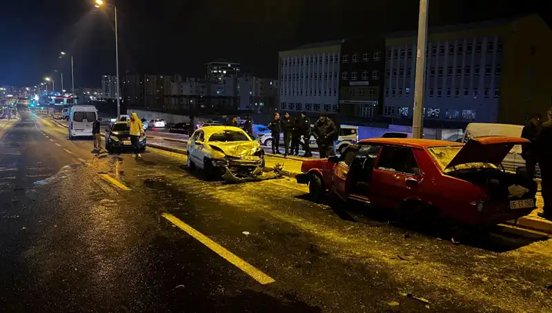 Kayseri'de Feci Kaza: 11 Araç Birbiriyle Çarpıştı