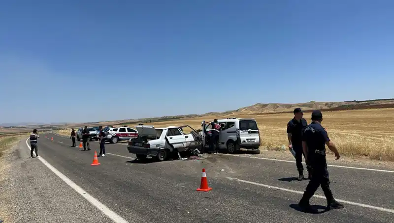 Adıyaman’da Feci Trafik Kazası: 4 Kişinin Hayatı Kayıp Gitti