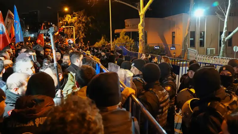 : Ekrem İmamoğlu Protestolarında Gözaltılar ve Yaralı Polis Sayısı Artıyor