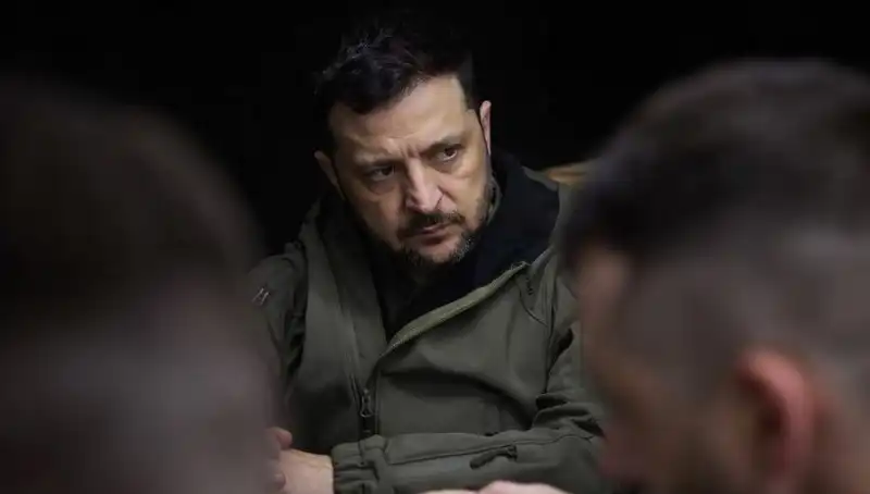 Zelenski: Rusya, Kuzey Kore Menşeli Füze Kullanarak Saldırıyor