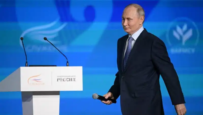 Rusya'da "Yabancı Ajan" Yasası: Putin'den Kritik Adım