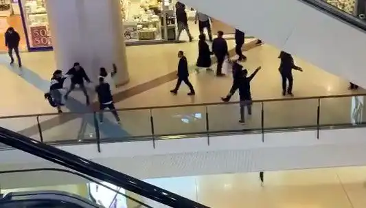 İstanbul’daki AVM’de Sıra Dışı Kavga: Neler Yaşandı?