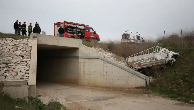 Alt Geçitte Kamyonetin Düşüşü: Trajik Olayda Hayatını Kaybeden Bir Birey