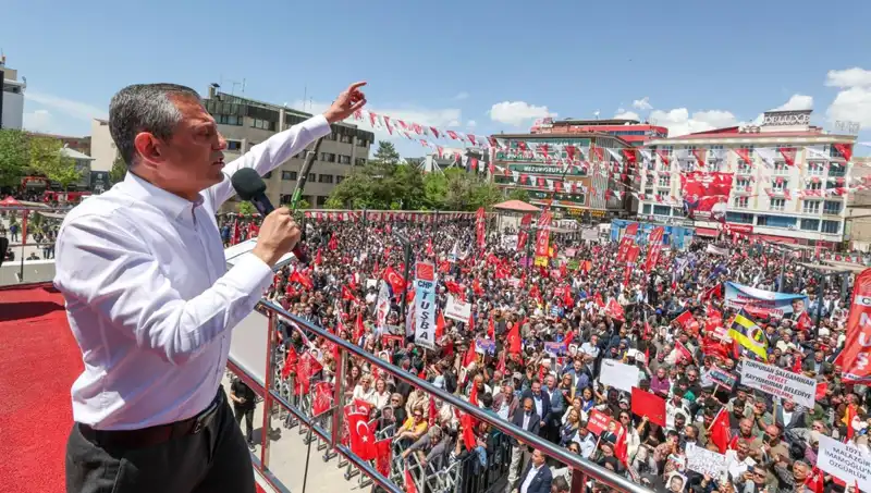 Özgür Özel'den Çarpıcı Açıklama: Silah Bırakma Çağrısını Destekliyoruz!